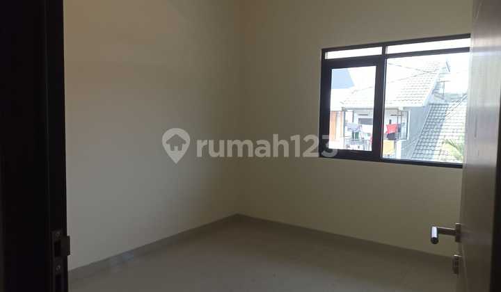 Di Sewakan Rumah Bersih Kembar  2