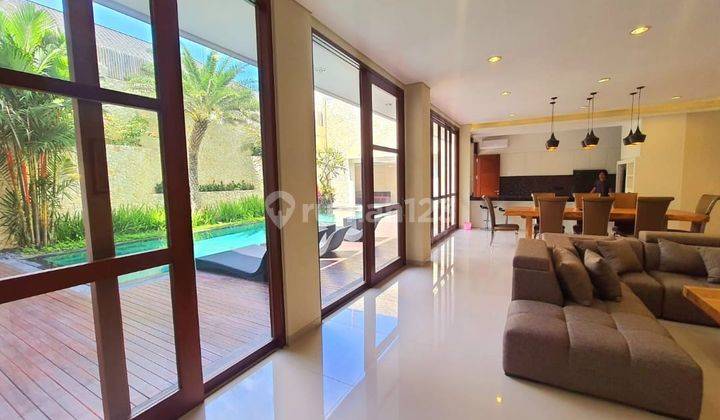 Yearly Rental 4 Bedrooms Luxury Villa Fully Furnished In Canggu Bali. 2