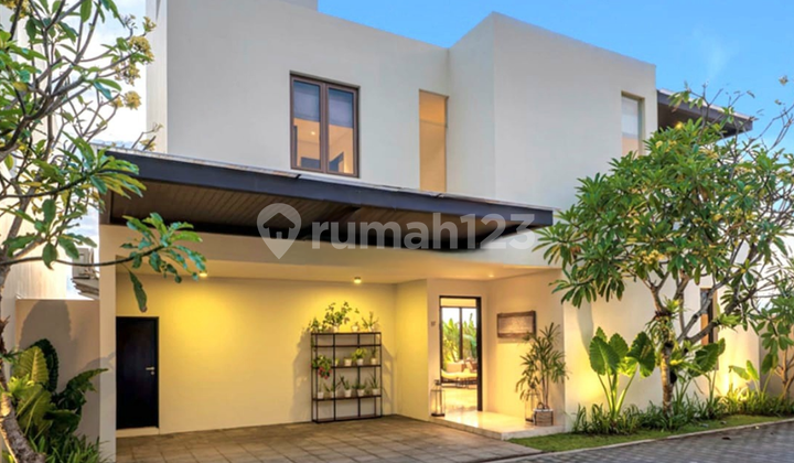 Freehold Luxurious Private 3 Bedrooms Villa Furnished ocean view in Pabean Beach Gianyar Bali  2