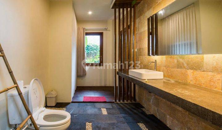 Private Villa 4 Bedrooms Fully Furnished,just Short Drive To Tanah Lot, Kedungu, Munggu.ideal For Big Family.escape To A Village Paradise With Natural Surrounding And Convenient Location. 4