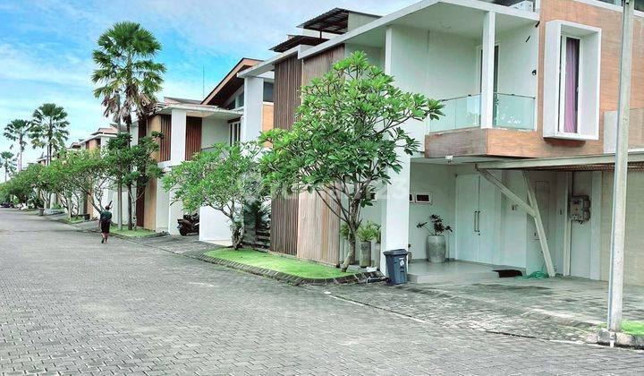 For Lease Villa 3 Bedrooms Fully Furnished With Huge Garden In Munggu 7