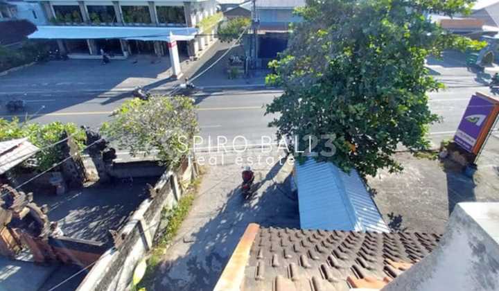 Disewakan Gudang + Ruko 3 Lantai Seluas 12 Are di Cokroaminoto Ubung 3