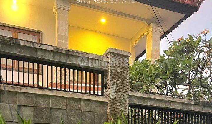 Rumah 2 Lantai Sudah Renovasi Furnished SHM di Umalas Tegalcupek, Badung 2