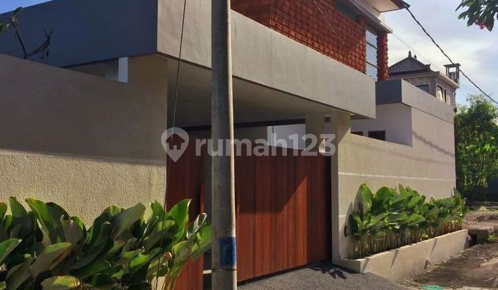 Yearly Rent 3 Bedrooms Villa Semi Furnished Close To Canggu In Kerobokan Bali. Yearly Rent 3 Bedrooms Villa Semi Furnished Close To Canggu In Kerobokan Bali.