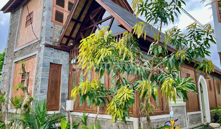 Yearly Rent Villa 2 Bedrooms Classic Wooden Semi Furnished In Kerobokan Bali