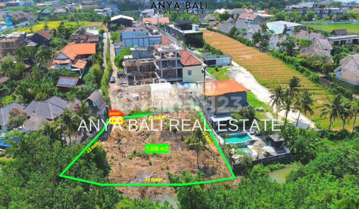 10 Are Freehold Land for Sale Close to Pererenan Beach Canggu Bali