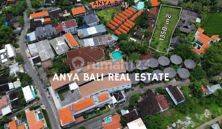 Dijual Tanah 13,5 Are berada dalam kompleks villa di Pererenan Canggu