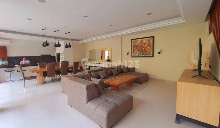 Yearly Rental 4 Bedrooms Luxury Villa Fully Furnished In Canggu Bali. 2