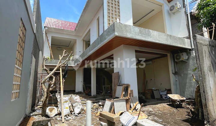 Yearly Rent Brand New Villa 3 Bedrooms Close Beachside In Sanur Denpasar Bali.