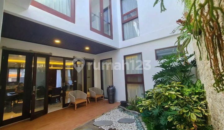 Newly Renovated House 4 Bedrooms In A Secure Complex In Jimbaran Bali