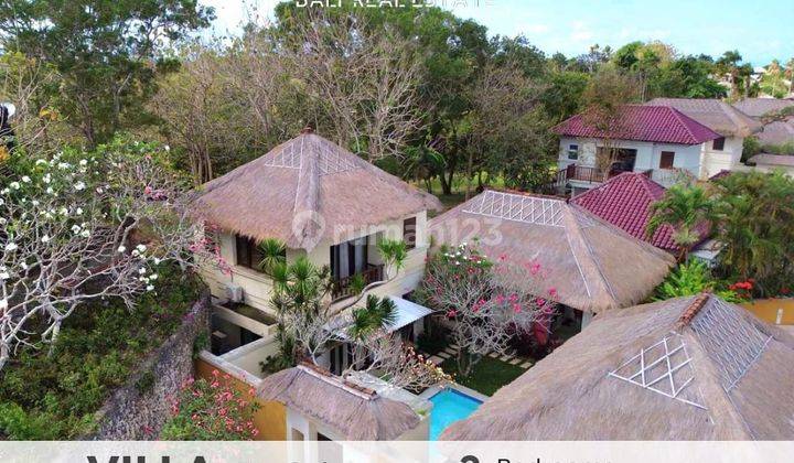 Freehold 3 Bedroooms Villa Balinesse Style Furnished In Jimbaran Bali. 1