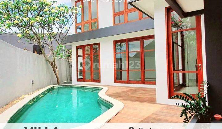 Yearly Rent 3 Bedrooms Villa Semi Unfurnished Close To Canggu In Kerobokan Badung  1