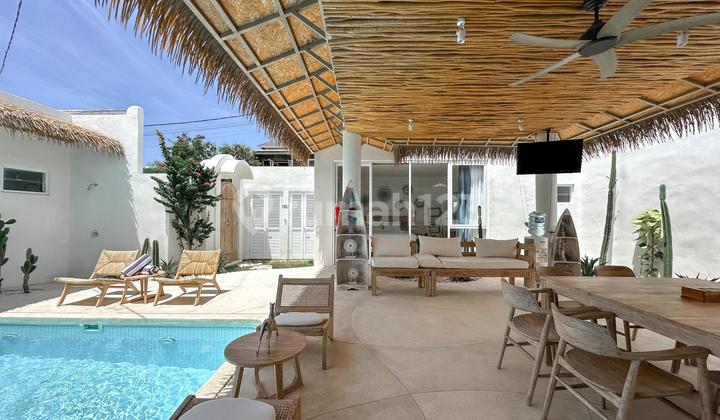 4 Bedrooms Villa Furnished Santorini Style In Ungasan Bali. 2