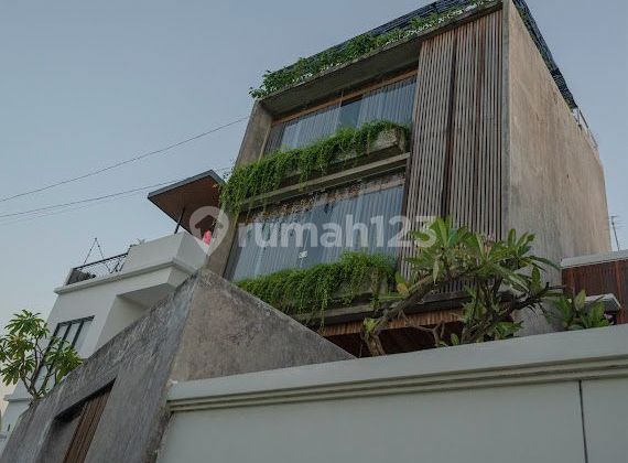 Brand New Modern Villa 2 Bedrooms Furnished In Pererenan Bali