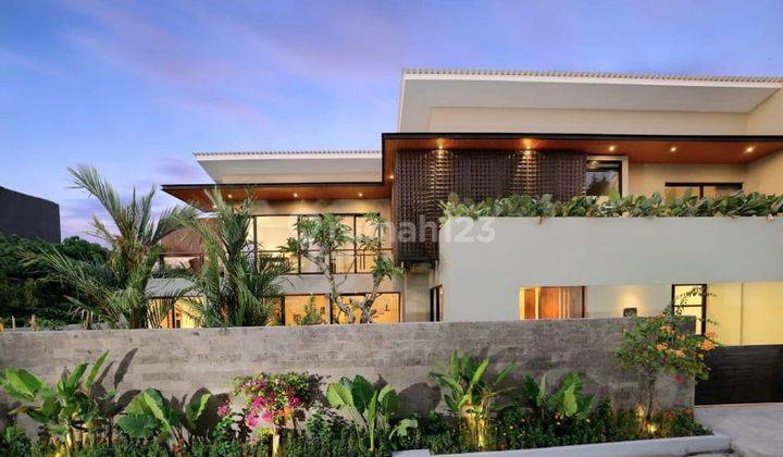 Freehold Brand New Modern Villa Tropical Style 4 Bedrooms Furnished In Kerobokan Bali 1