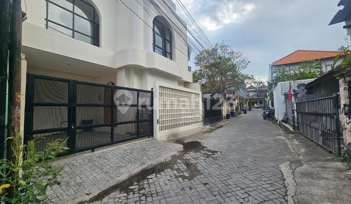 Brand New 3 Bedrooms Villa Modern Mediterranean Near Umalas Kerobokan Bali. 2