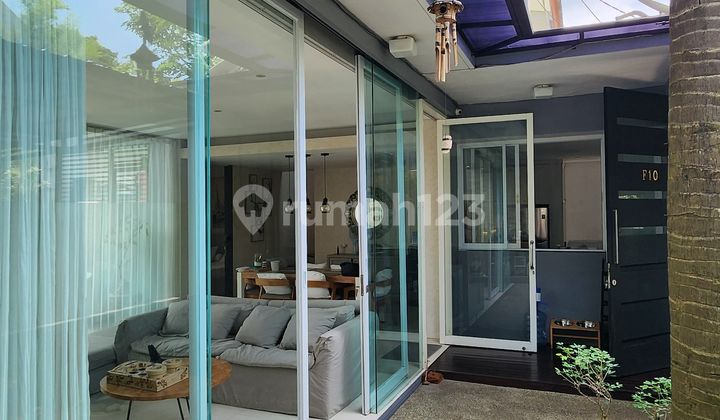 For sale: 3-bedroom house in an elite one-gate residential complex in Kuta, Bali.