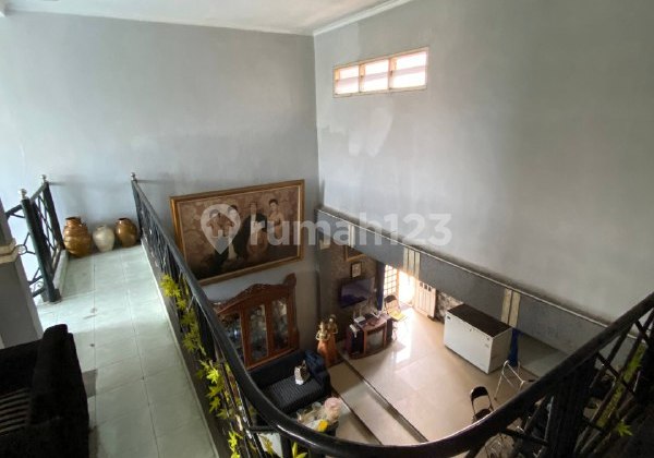 Rumah Pinggir Jalan Teluk - Teluk Pandanwangi Blimbing Malang 2