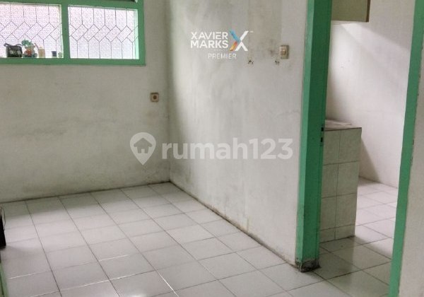 Minimalist Old Dutch Style House in Klojen, Malang City