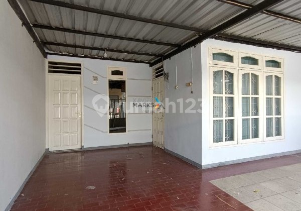 Well-Maintained &amp; Move-In Ready Minimalist House in Sawojajar, Malang 2