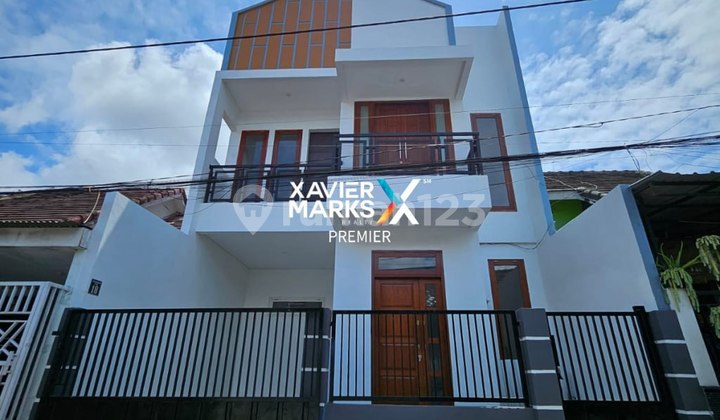 Rumah Minimalis 2 Lantai - Kondisi Baru - Harga Terjangkau di Blimbing Malang