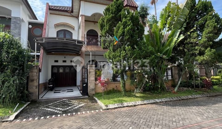 Rumah Mewah di Istana Dieng Malang