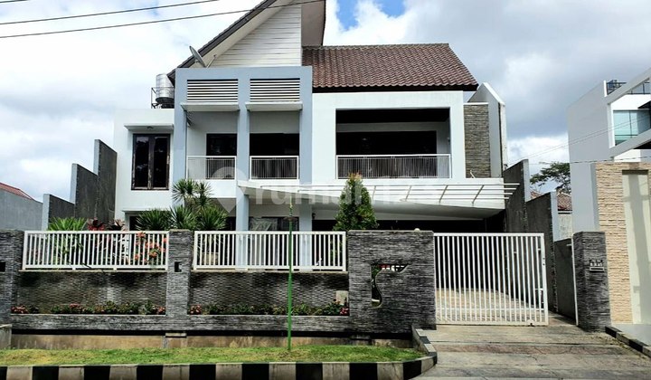 Rumah Mewah Artistik di Dieng 0 Jalan Raya Malang Rumah Mewah Artistik di Dieng 0 Jalan Raya Malang