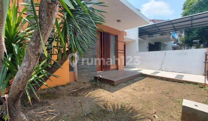 Rumah 1,5 Lantai di Graha Kencana Malang 2