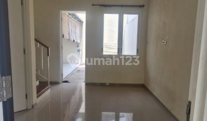 Rumah Minimalis 2 Lantai di Perumahan Kalindra Blimbing Malang 2
