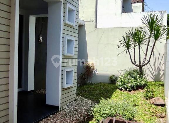 Rumah Mewah Modern Minimalis di Main Road Pbi Araya Malang 2