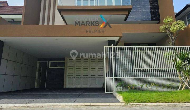 Rumah Megah 2,5 Lantai di Greenwood Boulevard Araya Malang 1