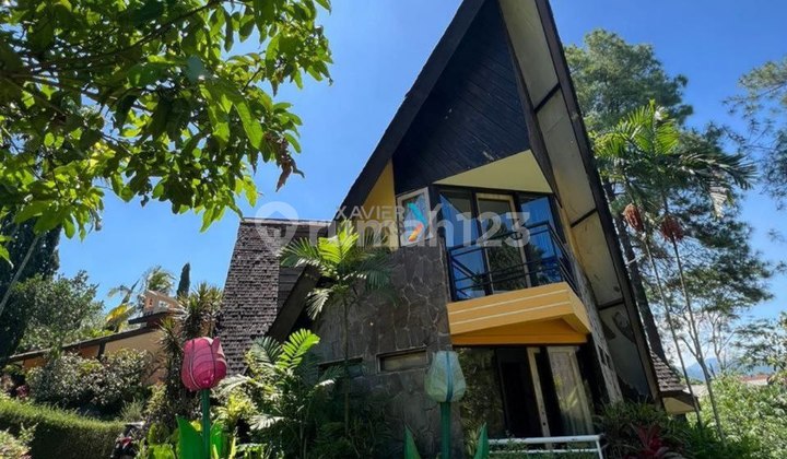 Rumah Villa Full Furnished di Klub Bunga, Batu