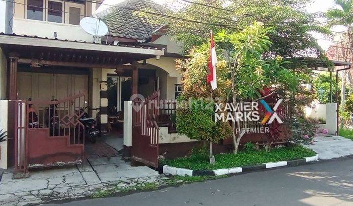 Rumah Klasik Di Taman Sulfat, Malang 1