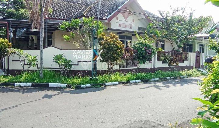 Rumah Klasik Di Taman Sulfat, Malang 2