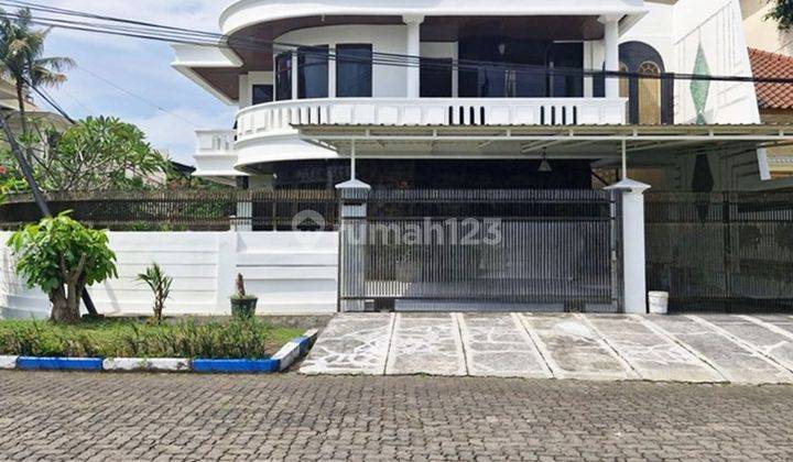 Rumah Hook di Kawasan Elite Araya Malang 1