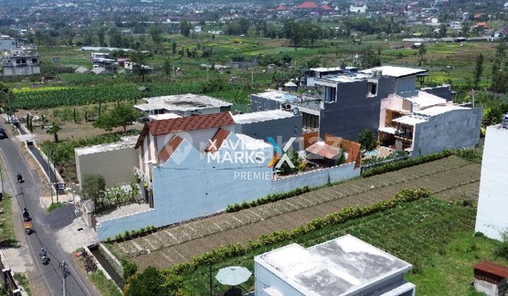 Villa Modern+Kolam Renang di daerah Lembah Metro Kota Batu, Malang
