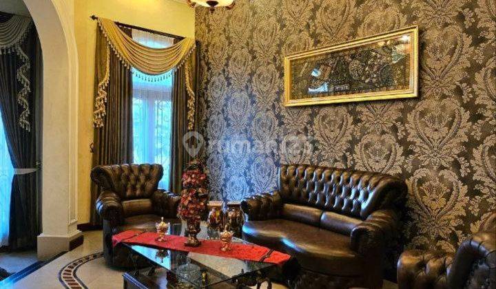 RUMAH MEWAH KLASIK FULL FURNISHED DI PERUMAHAN ELIT ARAYA BLIMBING, KOTA MALANG  2