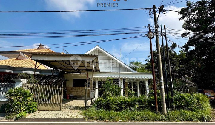 Rumah Asri Terawat Selangkah ke Ijen Boulevard dan Mall Olympic Garden