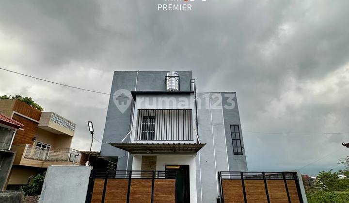 VILLA FULL FURNISH ADA POOL DEKAT ALUN-ALUN BATU