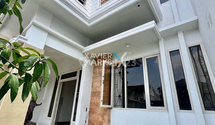 Rumah 2 Lantai Terawat Siap Huni di Cluster Golf Kota Araya Malang 2