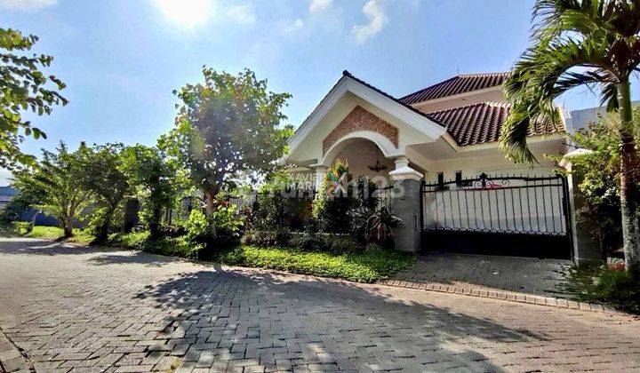 Rumah Sangat Terawat Full Furnish di Cluster Golf Kota Araya Malang 2