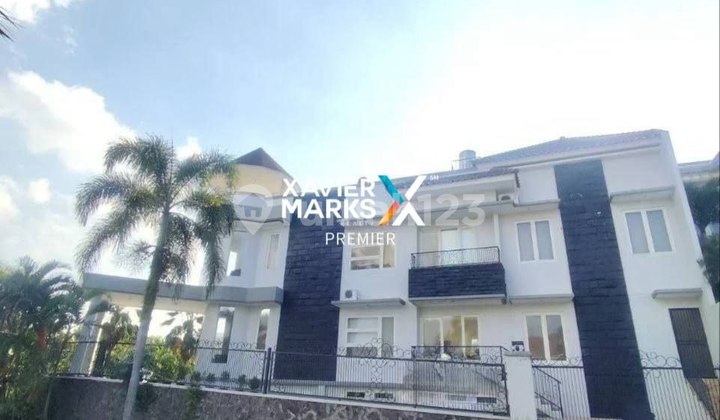 Rumah Mewah dengan Private Swimming Pool Lokasi Elit Tidar Malang 2