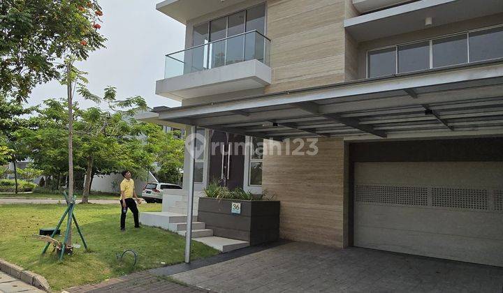 Brand New Rumah Hook Cluster Piano di Golf Island, Pik 2