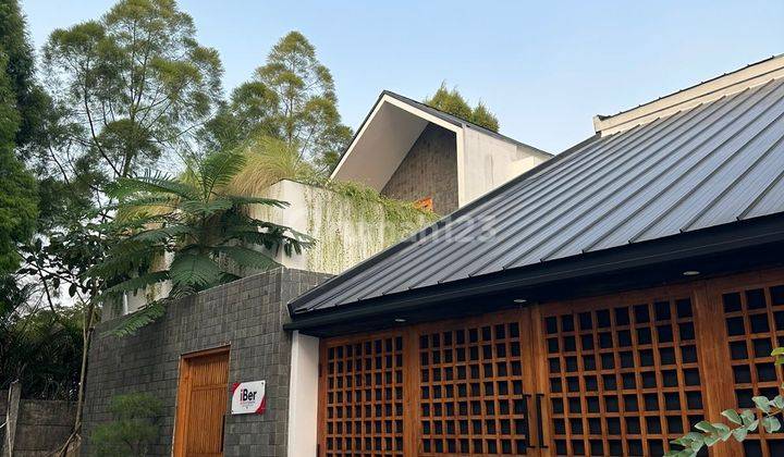 Rumah Modern Nempel Ice Bsd di Bumi Puspitek Asri, Tangerang 1