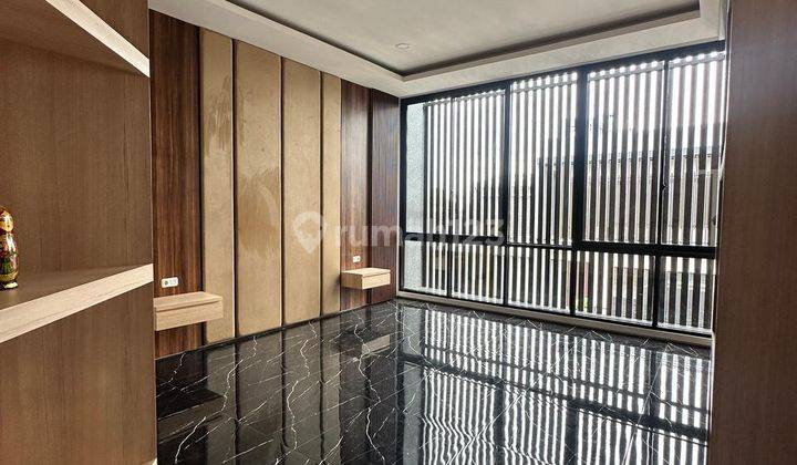 LANGKA Rumah Permata Buana Brand New Minimalis 3 Lantai Siap Pakai 2