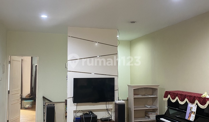 Jual Cepat Rumah Permata Buana 160m2 Full Bangunan