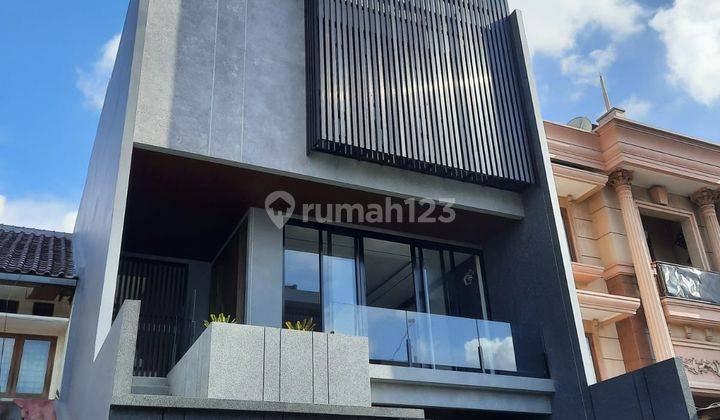 LANGKA Rumah Permata Buana Brand New Minimalis 3 Lantai Siap Pakai 1