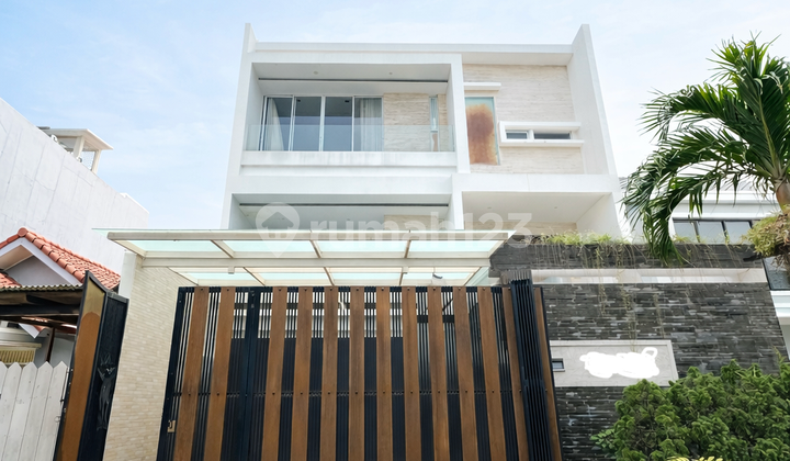 Disewa Rumah Permata Buana 200M2 Mewah Semifurnish