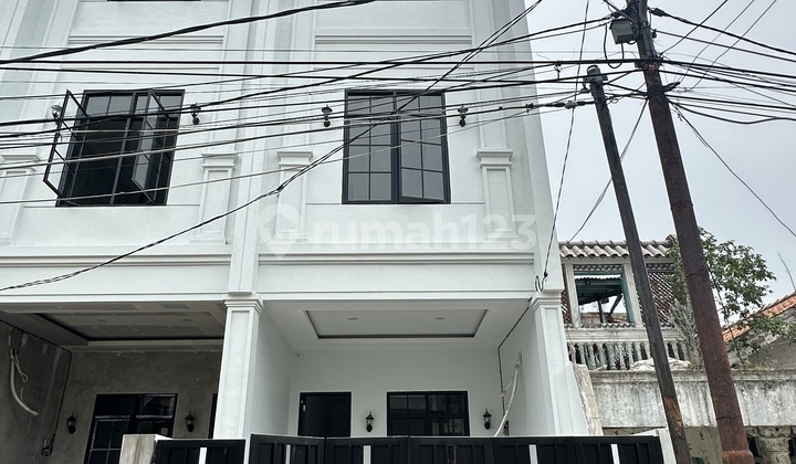 Rumah 3 Lantai Duri Kepa Jakarta Barat Brand New
