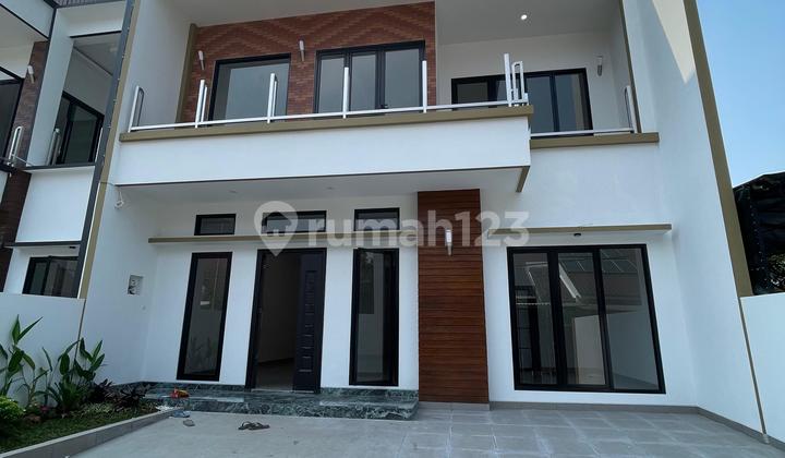 Minimalist House Nusa Loka BSD 9x20 Ready to Use Minimalist House Nusa Loka BSD 9x20 Ready to Use